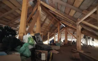 Casa la rosu în Plaiul Vulcănești - Poză 13