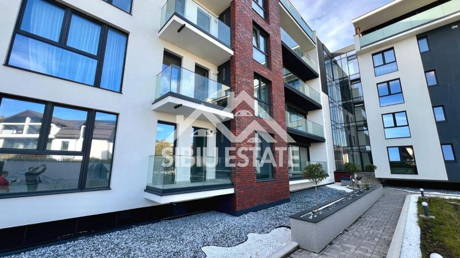 Apartament Premuim 3 camere Sibiu central, boxa si garaj - Poză 11