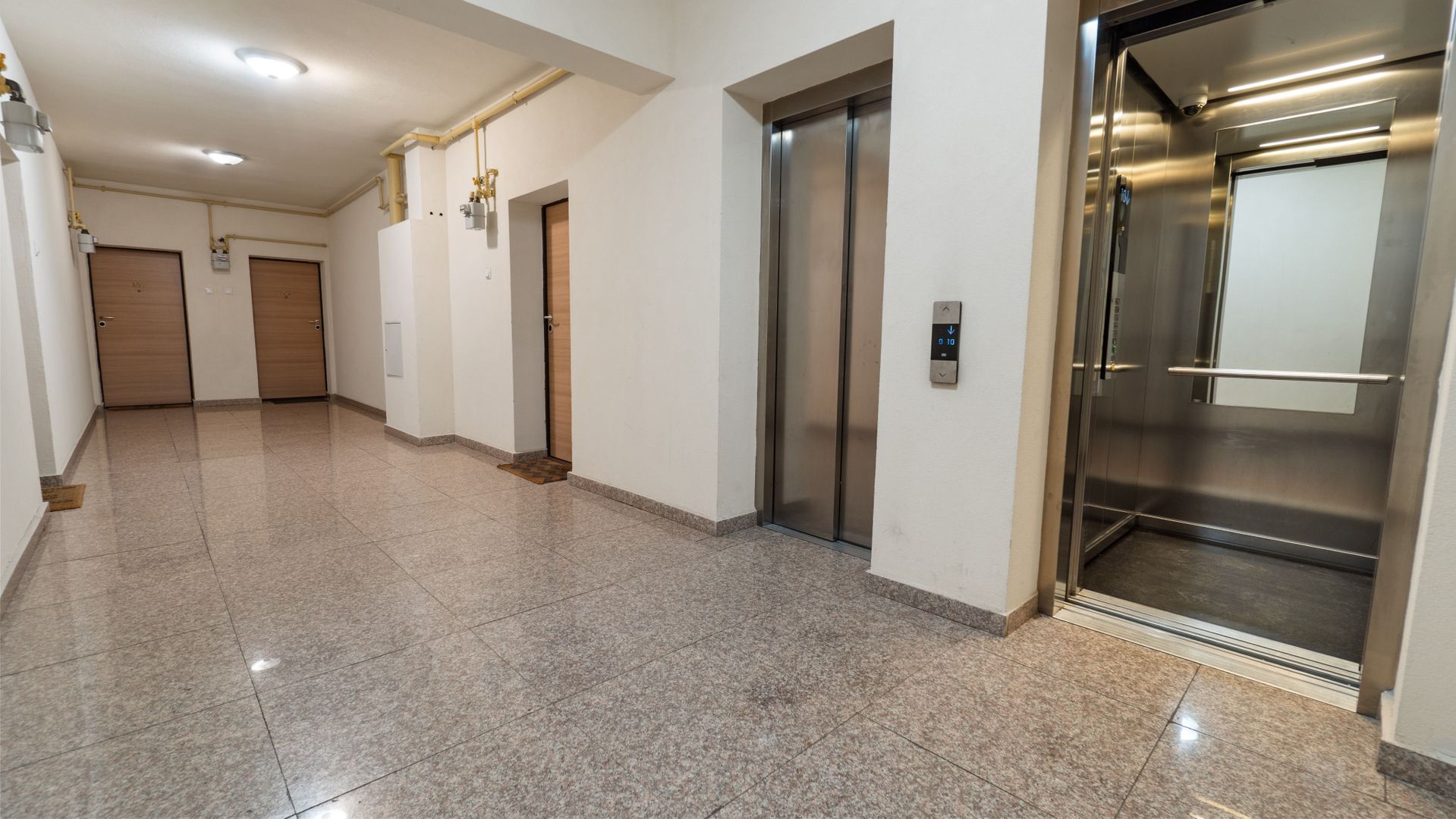 2 Camere Vedere Libera Politehnica Apaca AFI Ctroceni 2Min Metrou - Poză 16