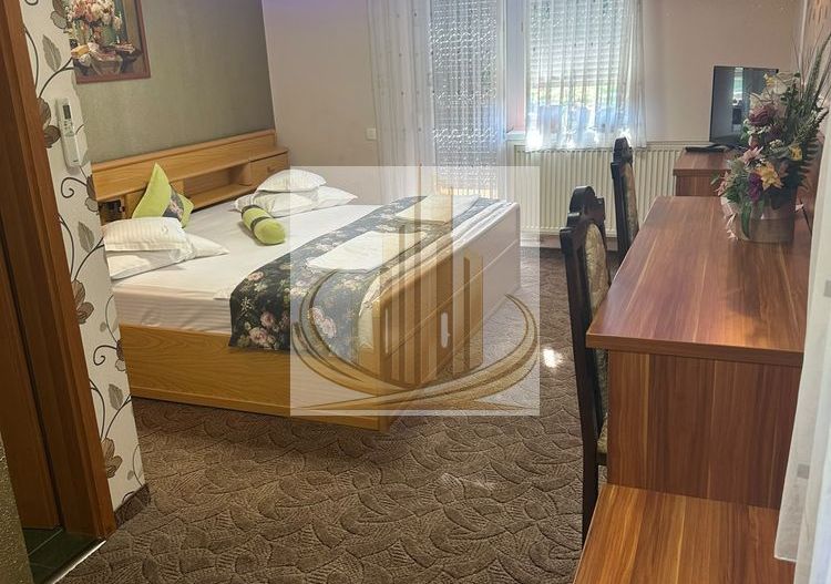 Afacere la Cheie - Pensiune 14 camere functionala - Poză 2
