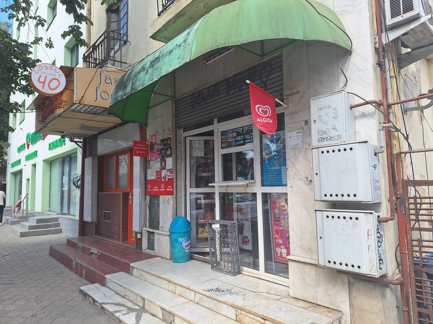 Vand doua spatii comerciale invecinate zona centrala Pta George Cosbuc - Poză 1