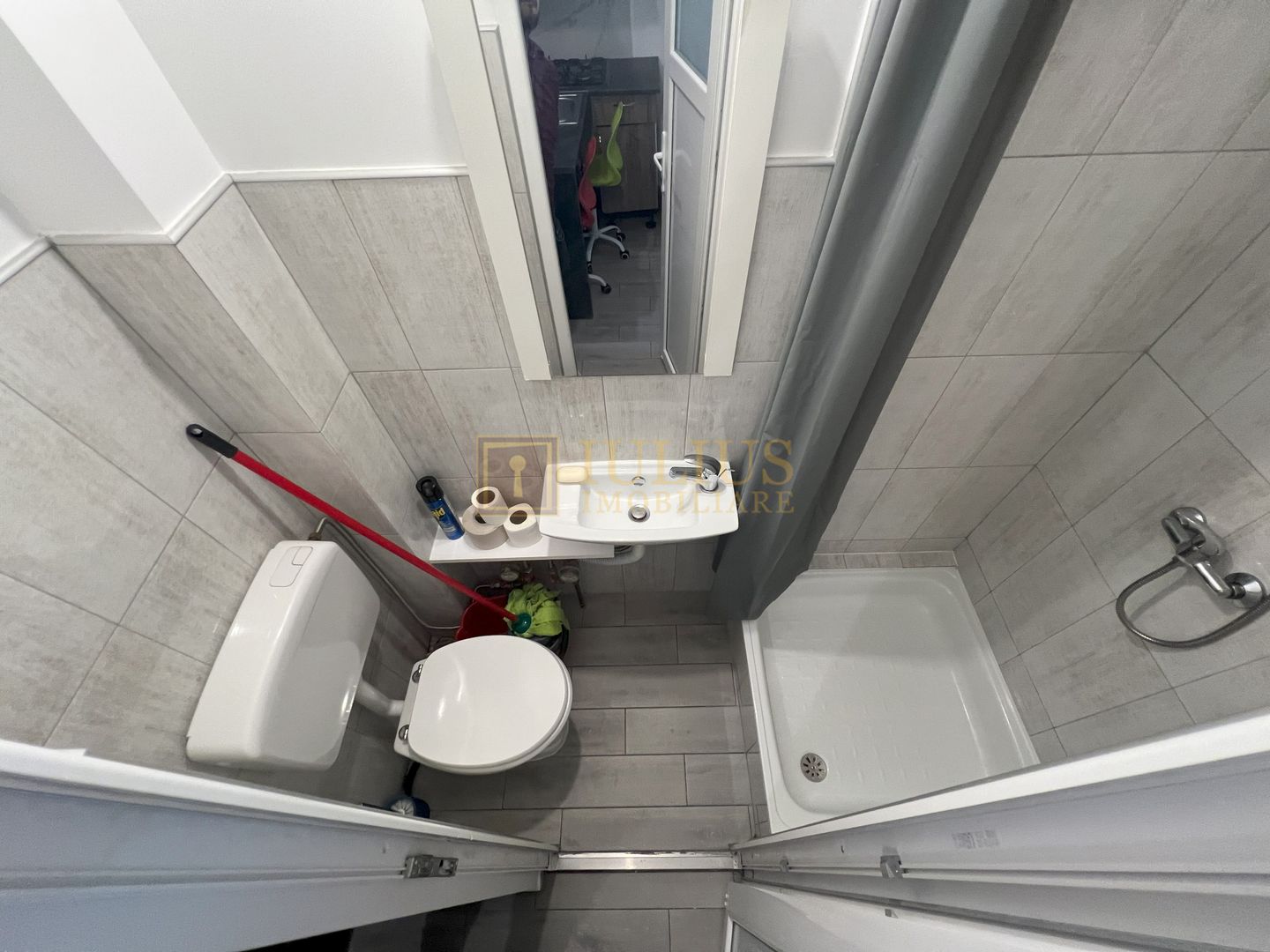 Garsoniera in zona UMT, amenajata modern. - Poză 10