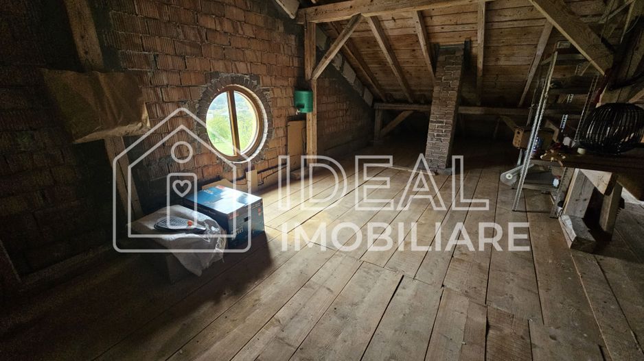 Casă deosebită, cu 5 camere, cu teren de 1132 mp – Cisnădioara - Poză 25