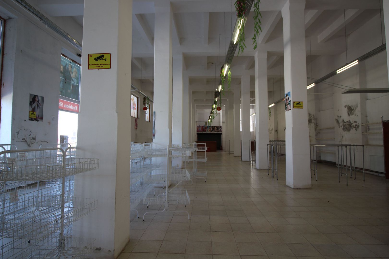 Spatiu comercial tip hala - zona semicentrala - Poză 15