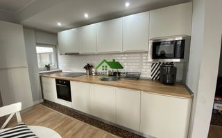 Vand apartament 3 camere, bloc nou zona Spital TBC - Poză 2