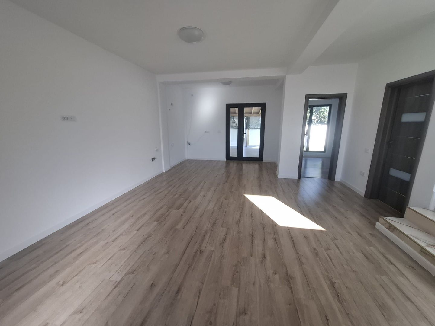 Vila individuala SUPERBA Tunari, ZONA BUNA, TOATE utilitatile - Poză 10