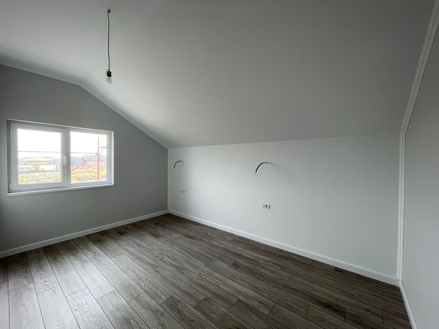 Duplex-4 camere-pozitie excelenta-la asfalt-Remetea Mare - Poză 5