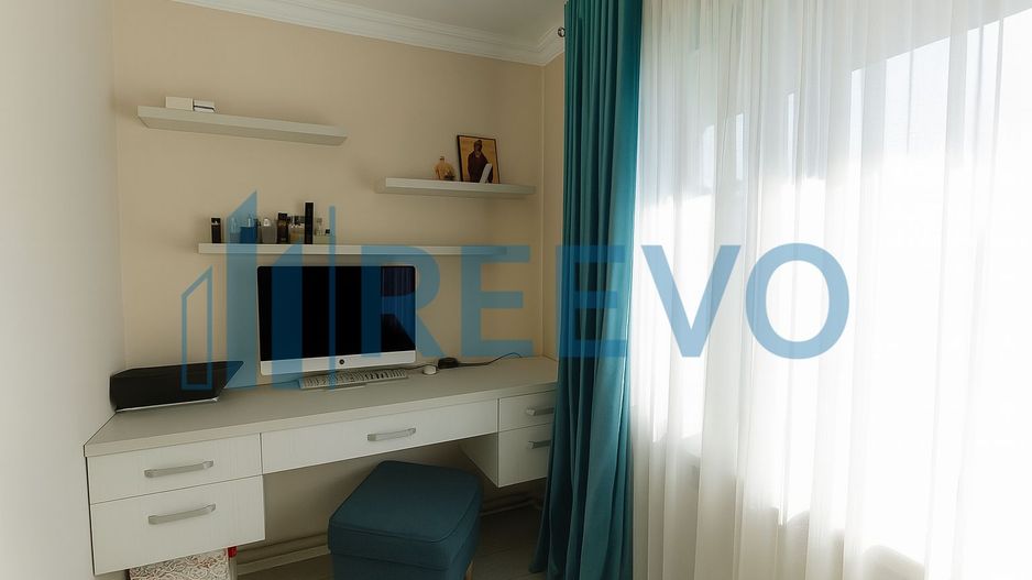 Proprietate Premium cu Două Case și Piscină în Hemeiuș - Poză 13