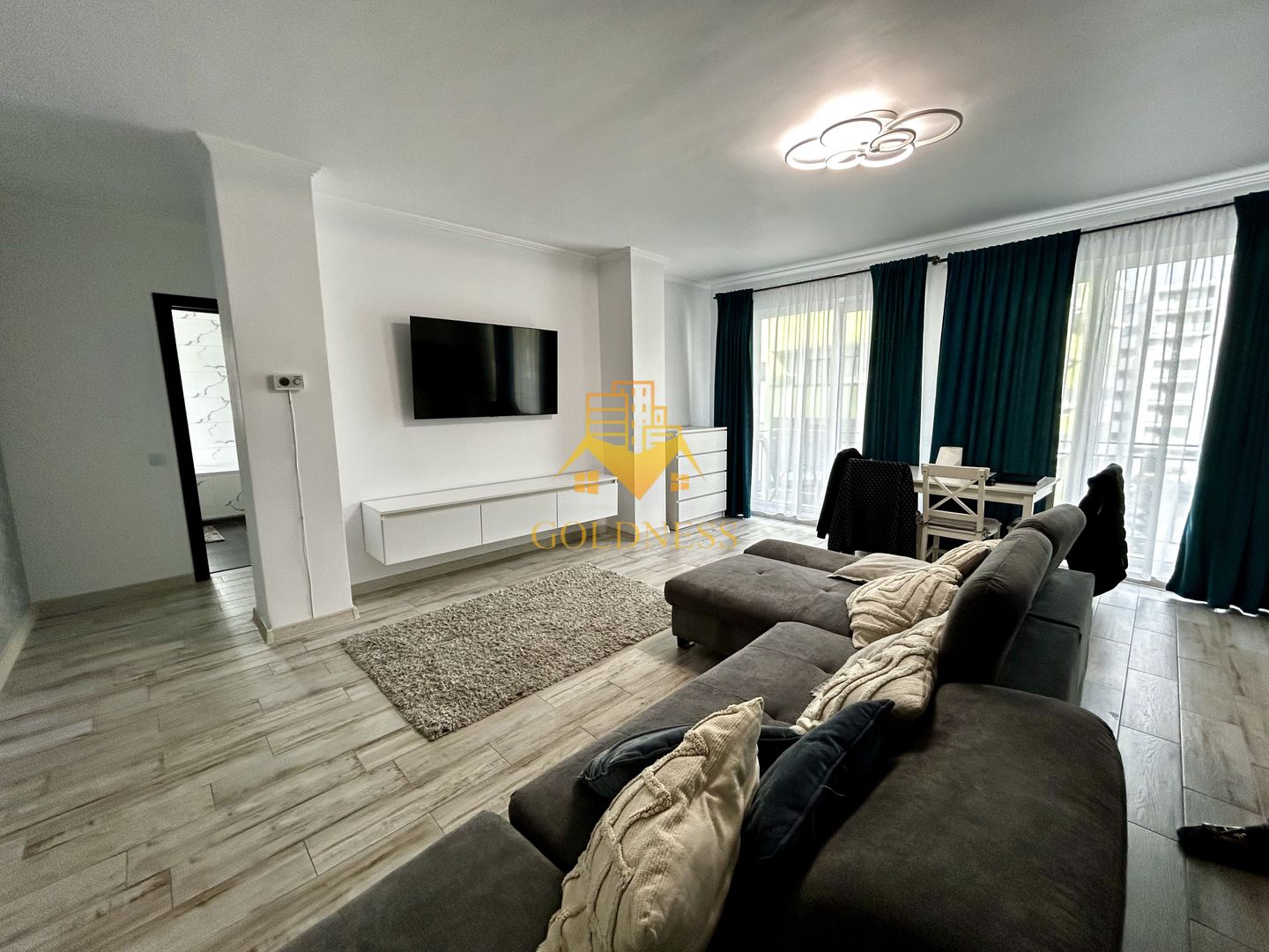 2 camere open space, Parcare, Modern, OMV, Mega Image, Europa - Poză 7