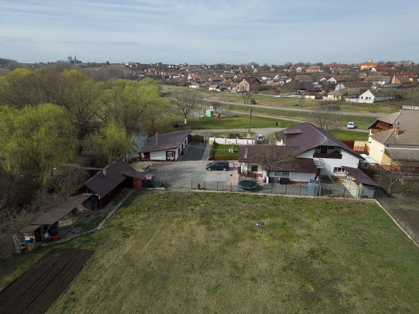 Proprietate imobiliară cu potențial extraordinar! - Poză 48