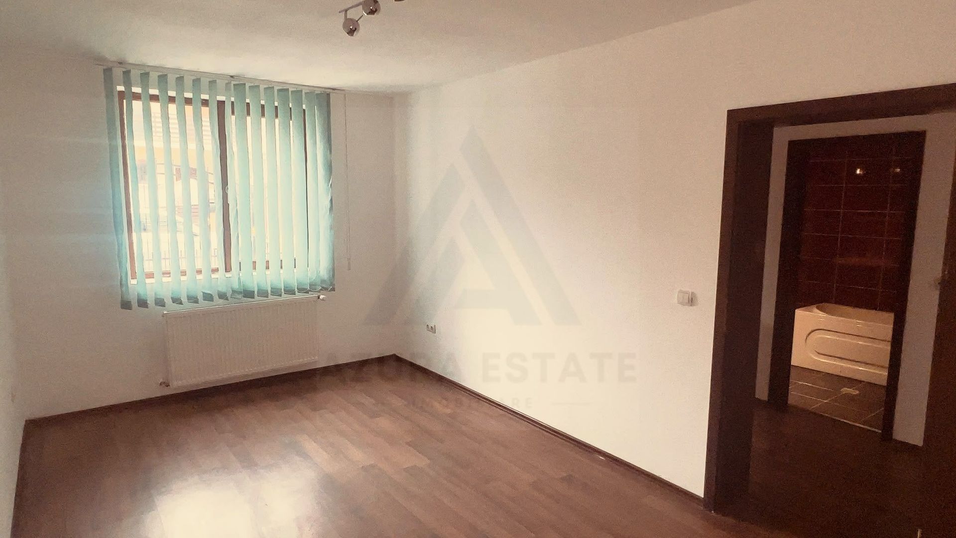 Casă cu 4 camere, curte proprie și 2 balcoane – Șelimbăr - Poză 4