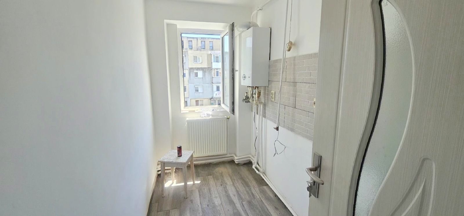 De vanzare apartament cu 2 camere, renovat, etaj9, Viziru 3, 43.000 euro - Poză 4