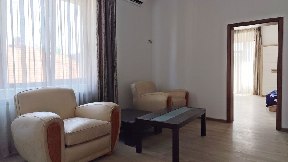 Apart.ultracentral 2 cam.et.1, pe str.Evreilor Deportati 64, Oradea - Poză 2
