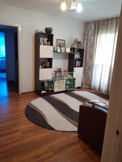 Apartament 2 camere, zona Planete, Etaj 2, 50 mp, Mobilat si Utilat - Poză 1