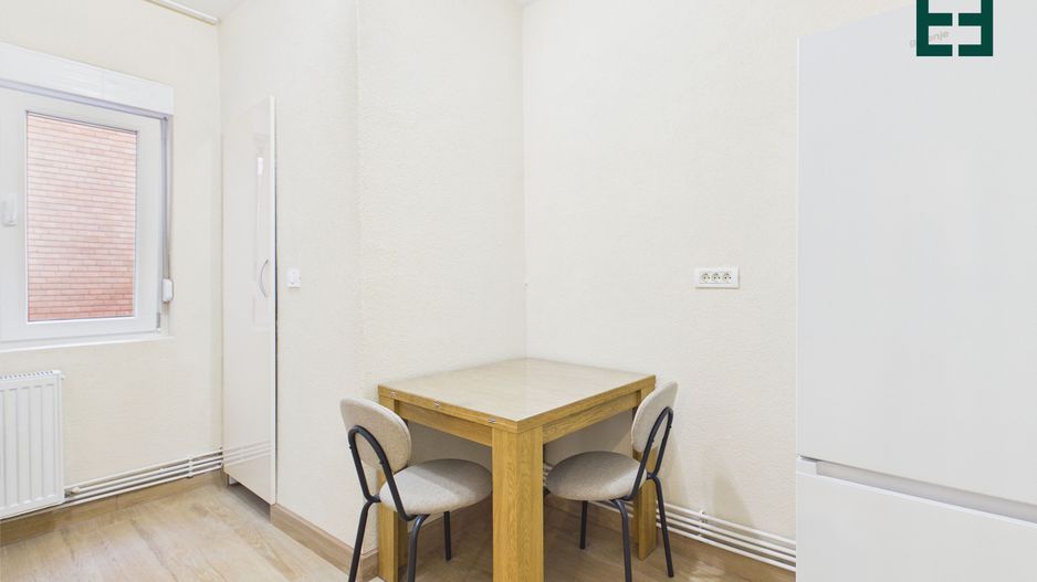 De închiriat - Apartament cu 2 camere -  Zonă Ultracentrală - Arad - Poză 9