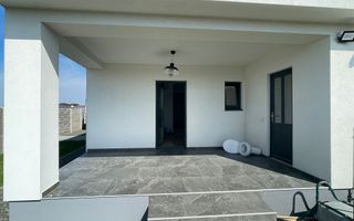 Duplex cu arhitectura deosebita - Mosnita Noua - Poză 16