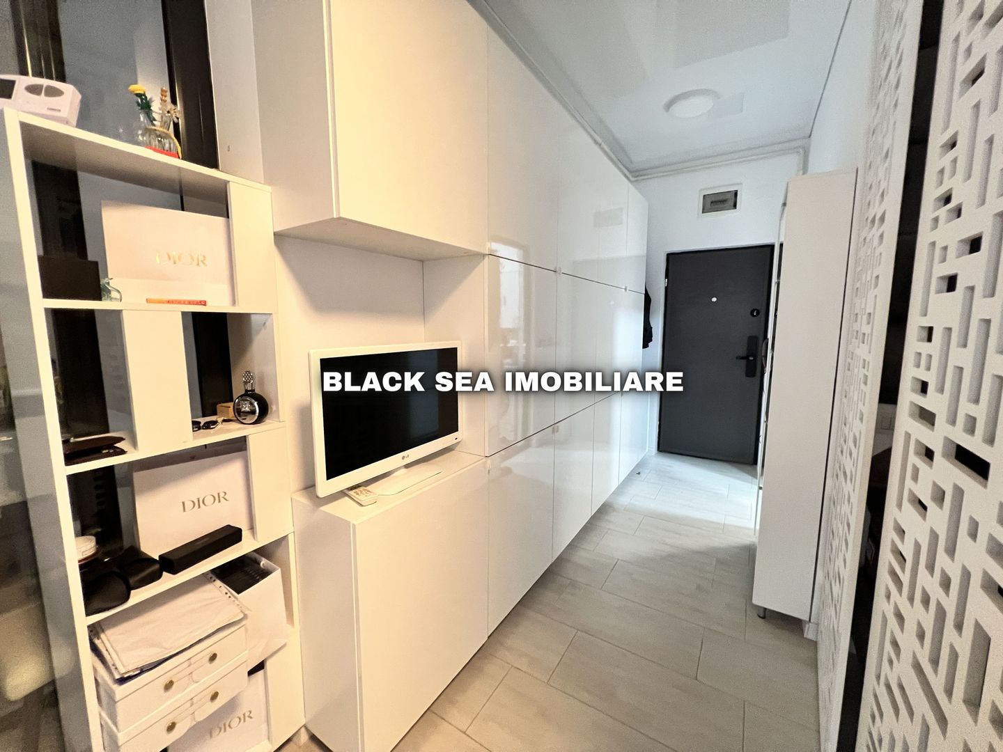 Garsoniera ultramoderna cu terasa si loc de parcare  - Termen Lung - Poză 7