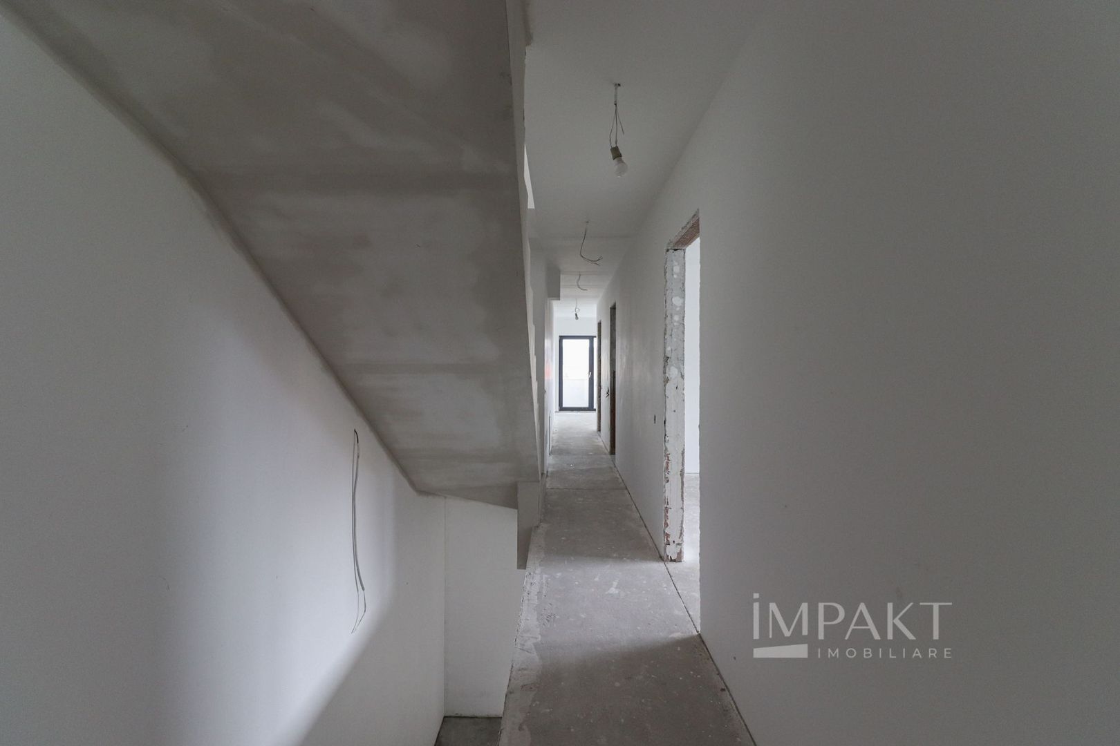 Duplex superb cu 6 camere si 4 bai in Andrei Muresanu! - Poză 12