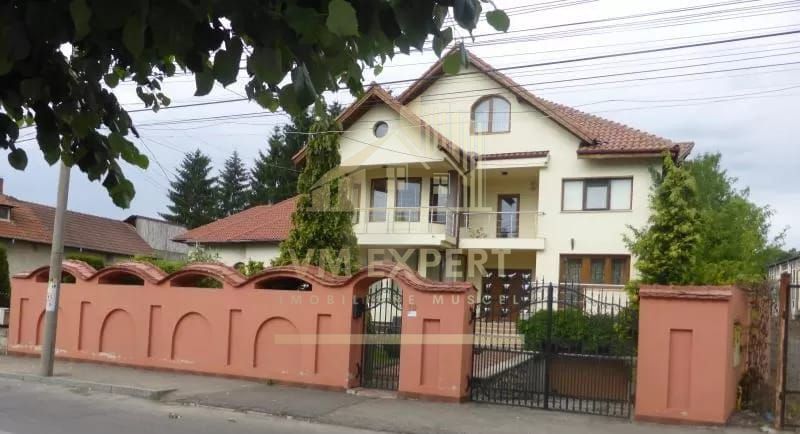 VILA 8 CAMERE, TEREN 511 MP, CENTRU CAMPULUNG - Poză 3