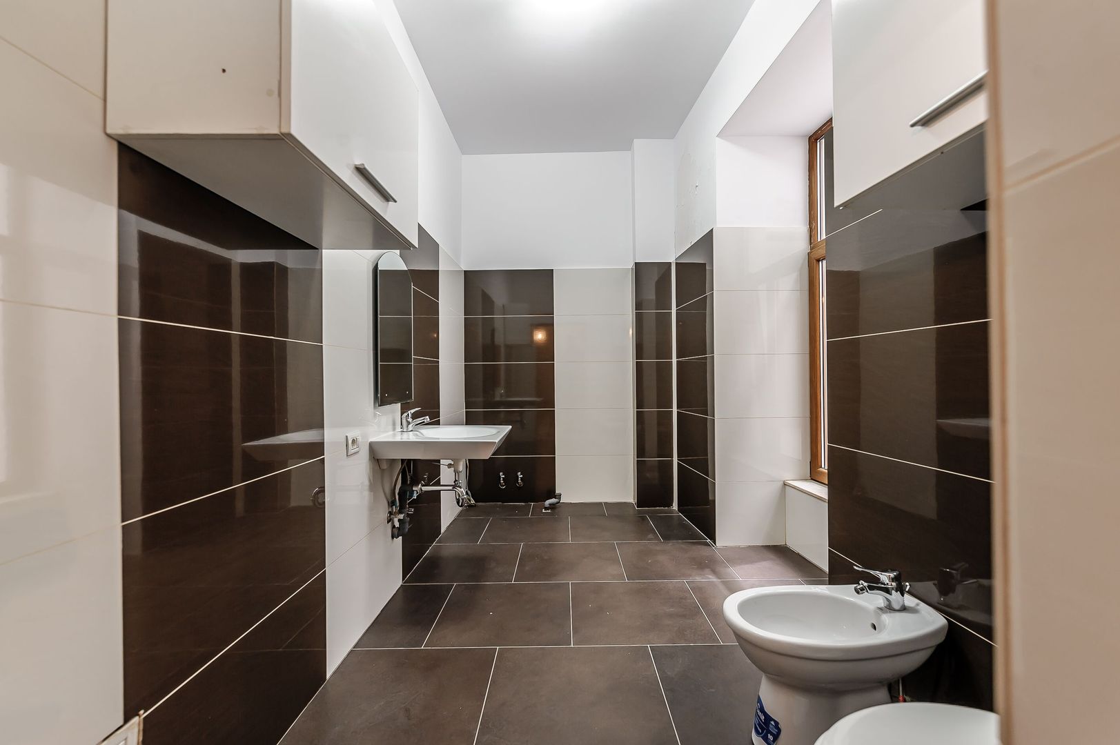 Apartament ultracentral Arad. Pretabil pentru birou. - Poză 4