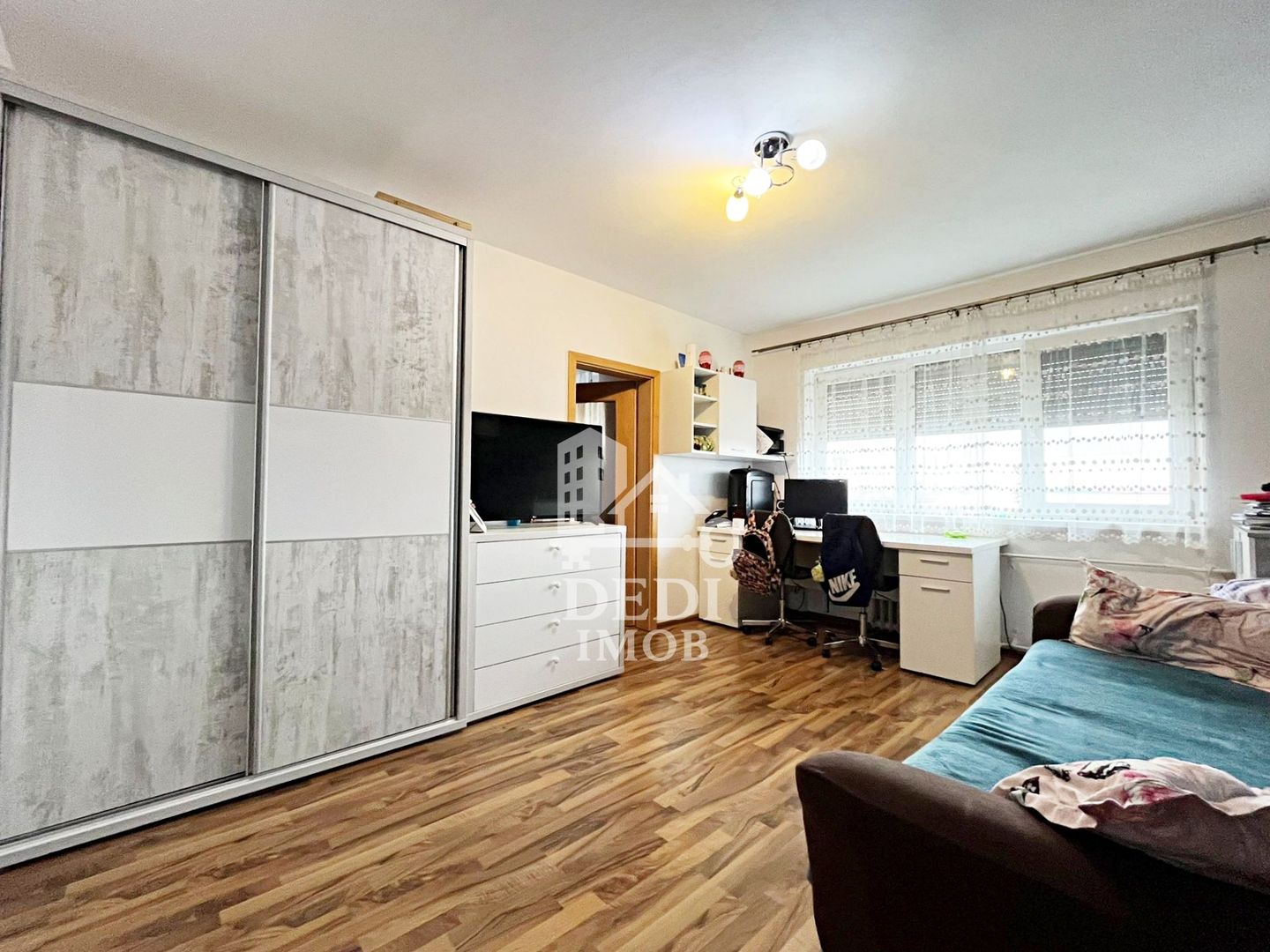 Apartament cu 2 camere de vanzare zona Rogerius, Oradea - Poză 1