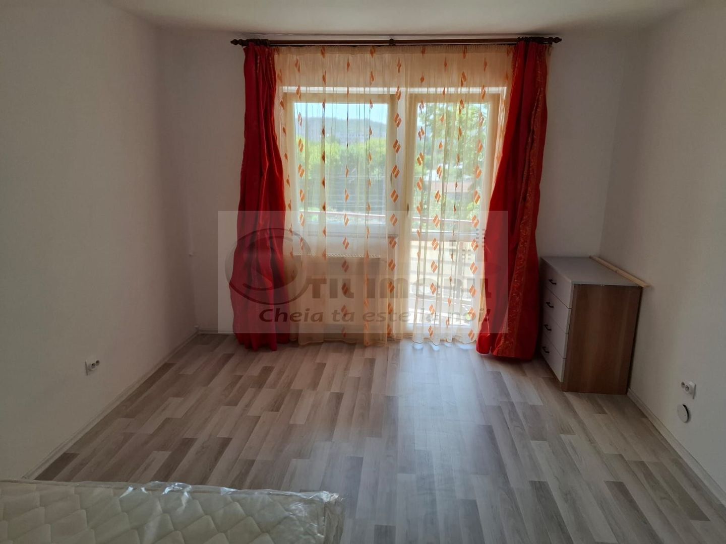 Apartament cu o camera, zona Gara, 3/4 - 73.000 euro ! - Poză 1