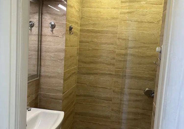 Apartament superb 2 camere, Bălcescu, mobilat complet, balcon, fara risc seismic - Poză 10