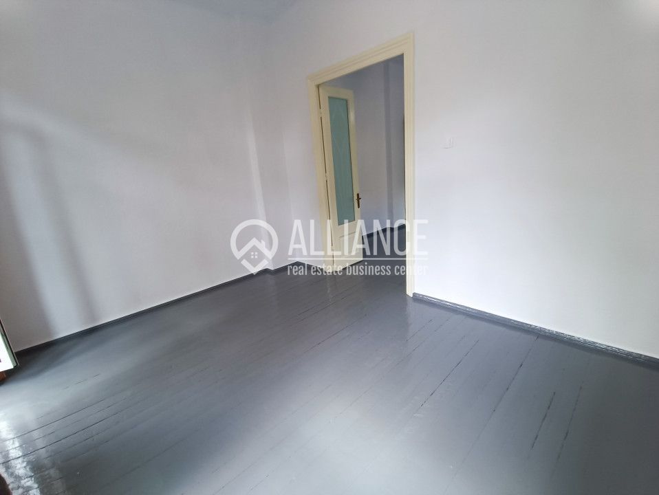 CENTRU SALA SPORTURILOR(COD03)- Casa interbelica si curte generoasa ! - Poză 44