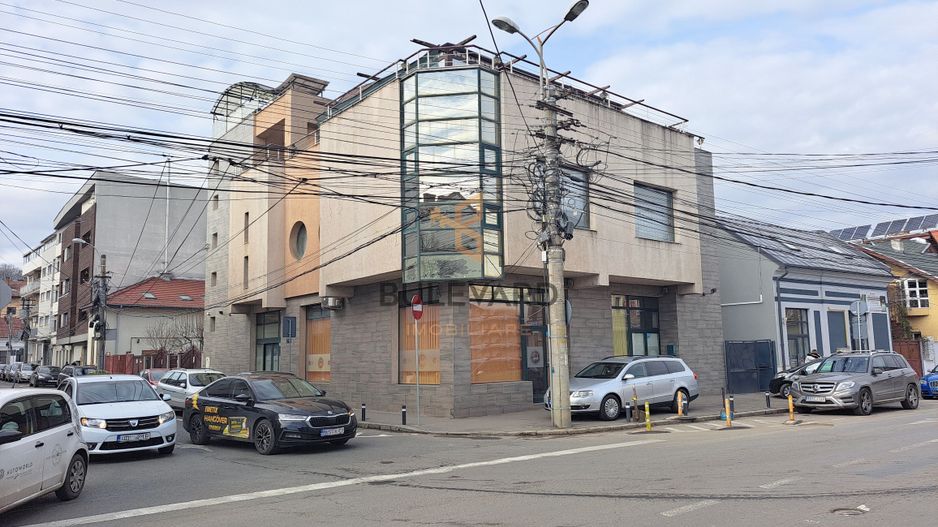 Cladire comerciala, zona centrala! - Poză 1
