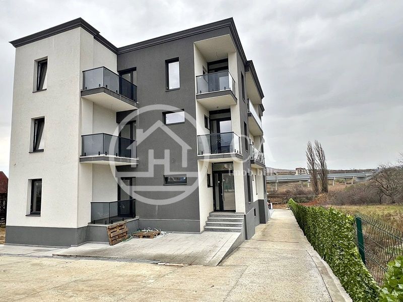 Pensiune de vânzare în Sânmartin, Oradea - Poză 1