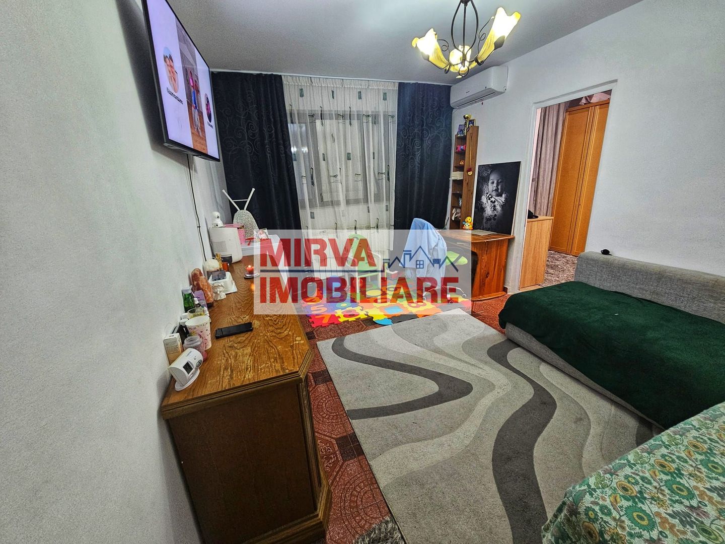 Apartament 2 camere – Central / Urlați – Etaj 2, balcon închis - Poză 1