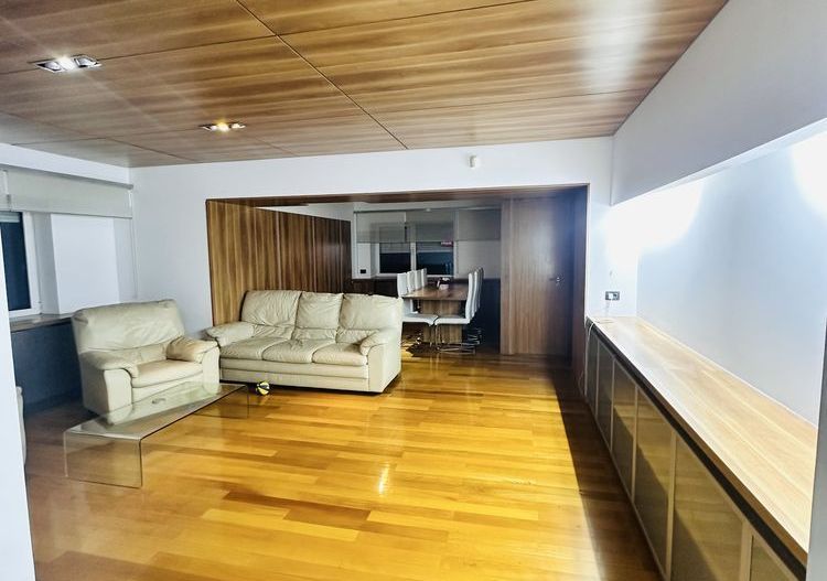 Vanzare Apartament 3 Camere cu Centrala la 2 minute de Mall Vitan - Poză 6