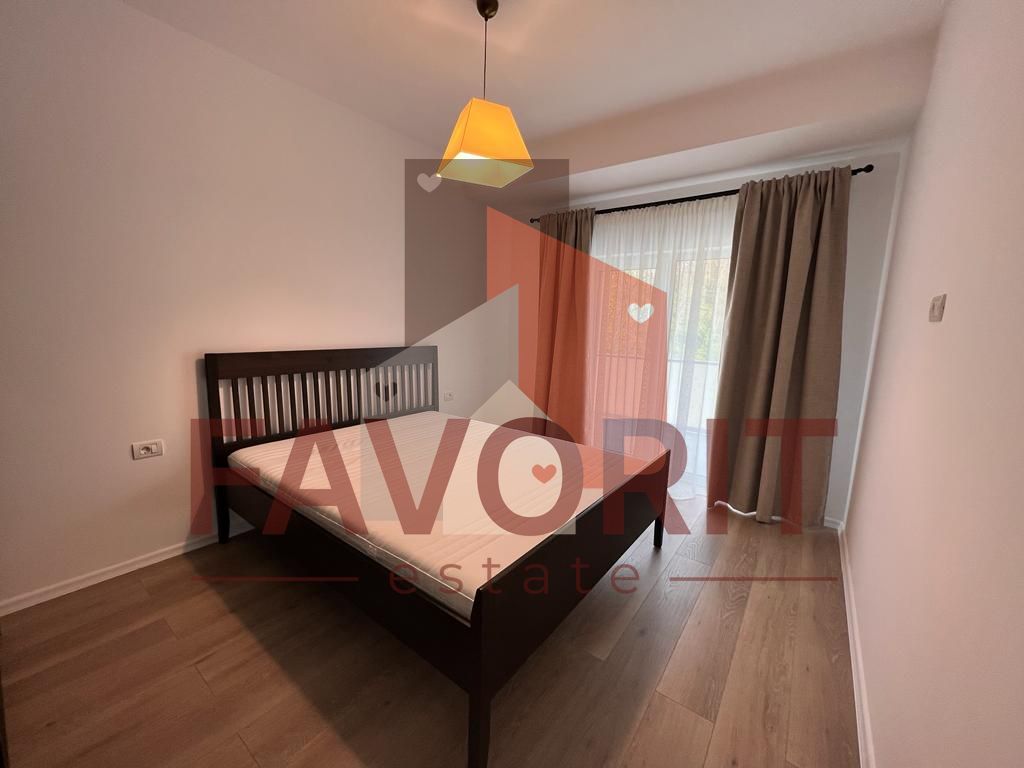 Mobilat si utilat. Vedere la padure. Parcare cu bariera - Poză 8