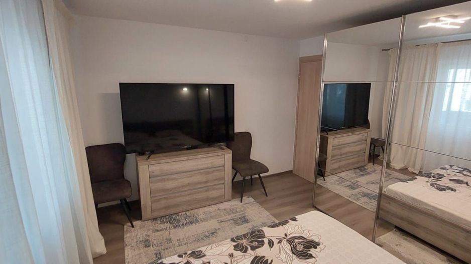 Închiriere 3 camere Bd. Unirii, 76 mp, mobilat, parcare - Poză 8