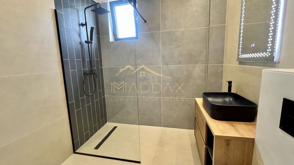 Vilă **6 camere  **451mp // Zona Iancu Nicolae - Poză 52