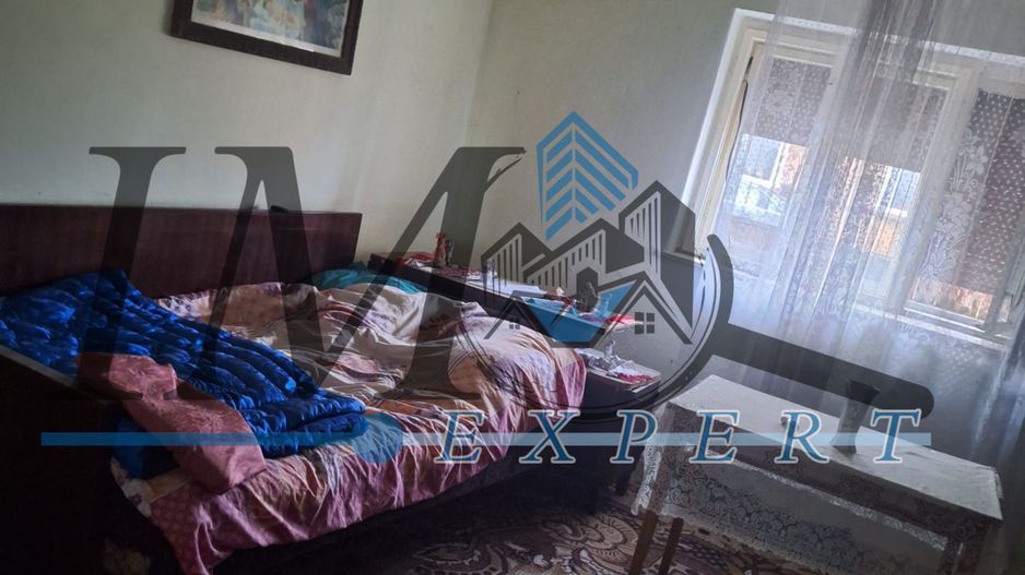 Casa de vânzare in Craciunel la strada principală - Poză 2