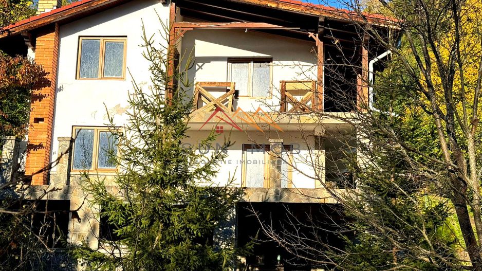 Vila S+P+E, priveliste deosebita, 6 camere, garaj, terasa, Cornu, PH - Poză 1