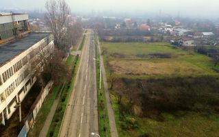 4 spatii comerciale + Vila /chiriasi /depozitare, teren 1401 mp, acces DN1 - Poză 4