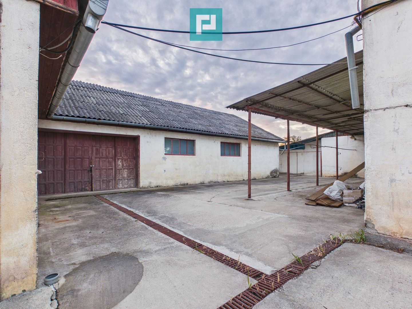 Proprietate impresionantă Sântana - 3500 mp utili - Poză 60