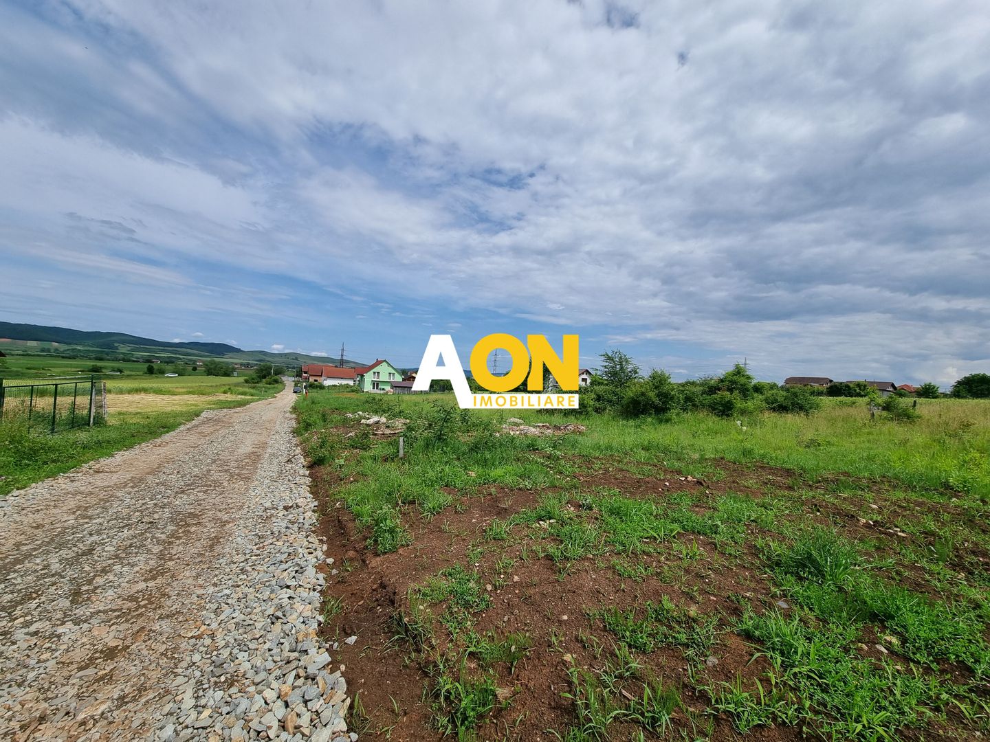 De vanzare 775mp teren intravilan cu utilitati, Micesti - Poză 3