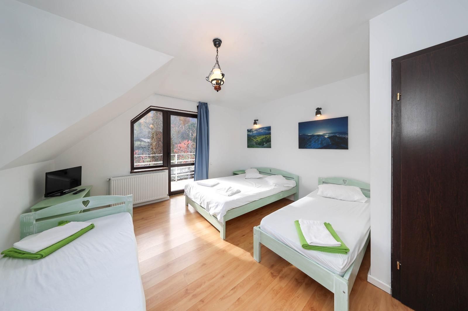 Vilă spațioasă de vânzare în Predeluț, Bran | 2000mp - Poză 22