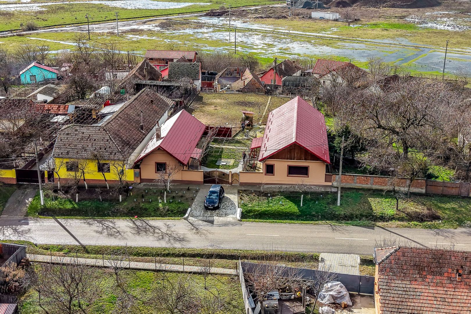 Casă în Vinga – restaurată Integral 2025 | 3 camere | teren generos - Poză 3