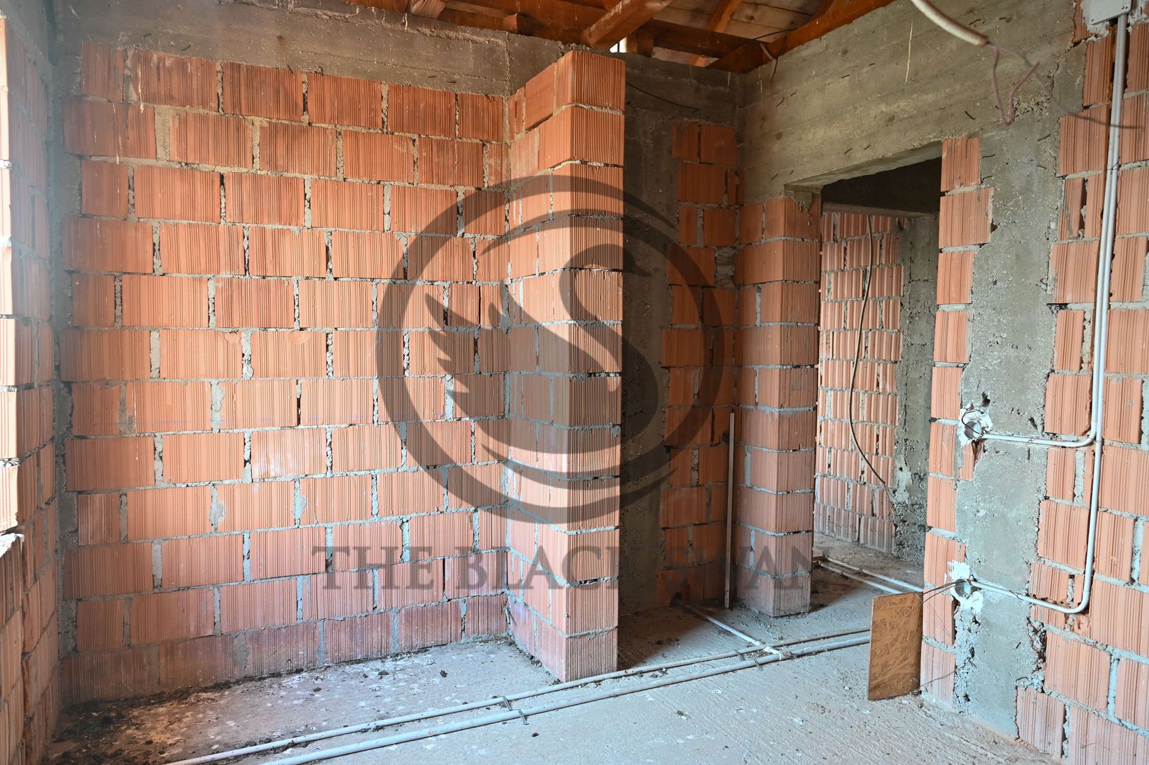 Casa la rosu de vanzare | Iordacheanu - Valea Cucului | Comision 0% - Poză 13