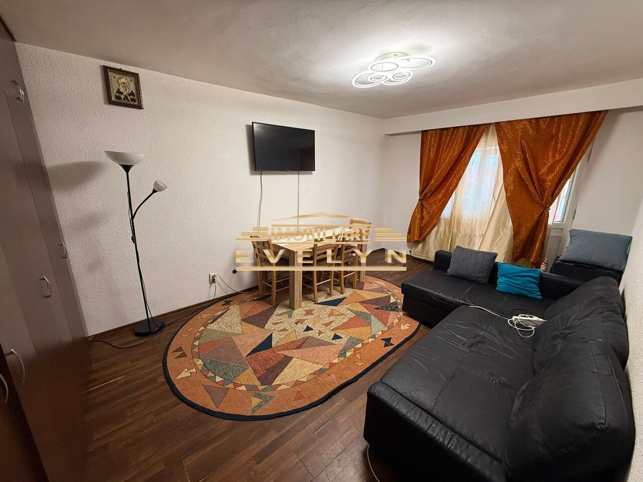 Apartament 3 camere de vânzare – Piața Mare - Poză 1