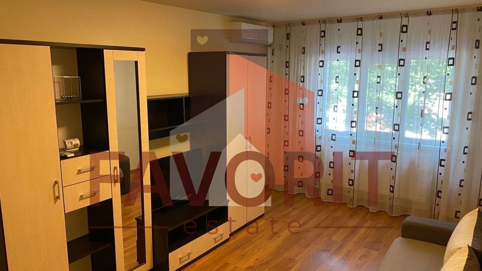 Etaj 1 . Decomandat. Zona Lipovei - Poză 2