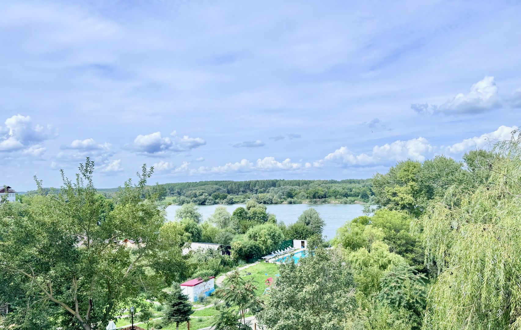 Hotel 20 camere Delta Dunarii 50 m deschidere teren 6000 mp acces auto - Poză 46