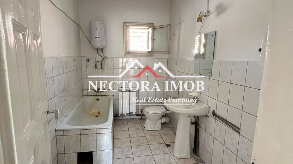 NECTORA IMOB-Casa 4 camere, 3 garaje, 200 mp,Str. C-tin Tanase,Central - Poză 13