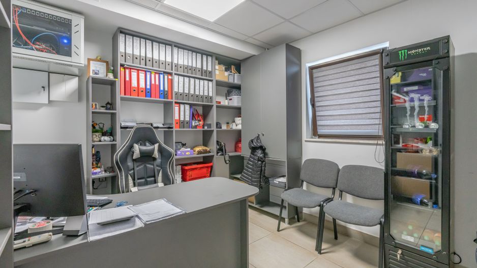 Spatiu comercial de vanzare cartier Tractorul (zona noua) - Poză 5