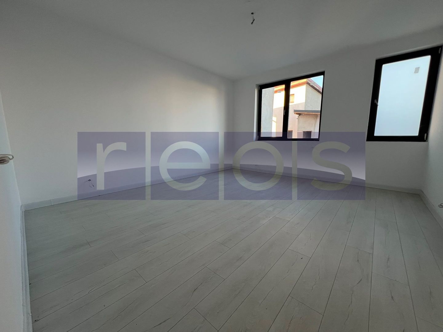 VANZARE CASA P+1+P | ZONA APARATORII PATRIEI - Poză 1