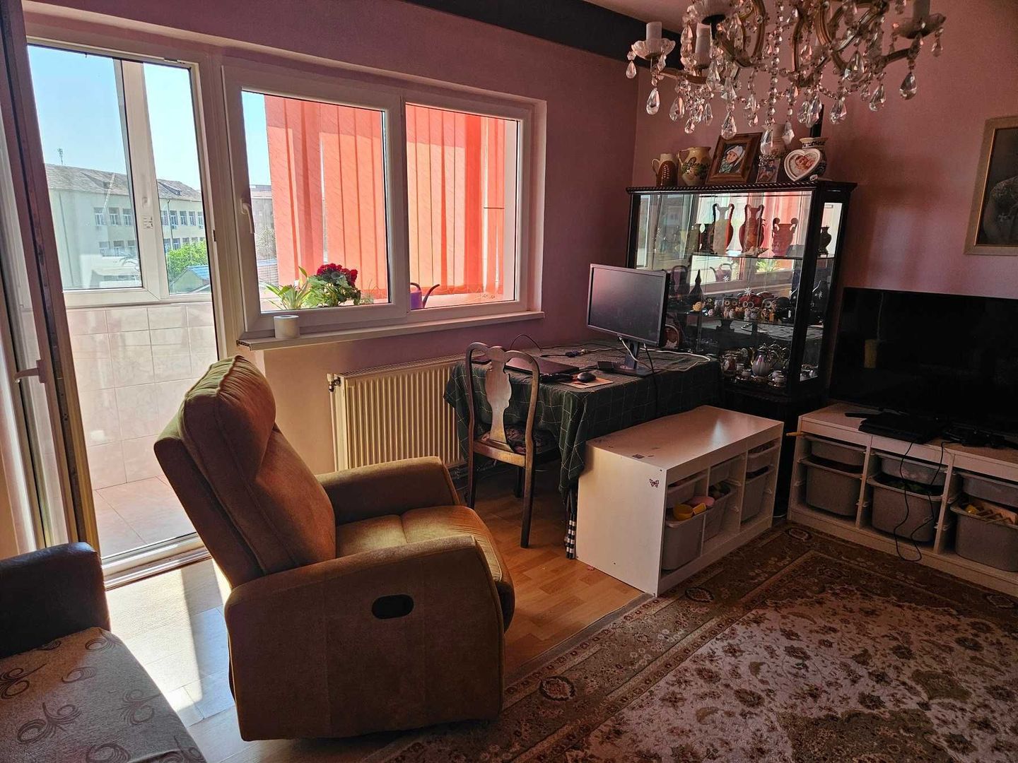 Dambovita | 3 Camere | Centrala Proprie | Bloc Izoolat. - Poză 1